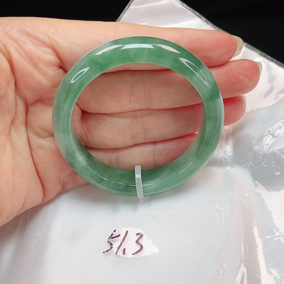 翡翠手镯未镶嵌正