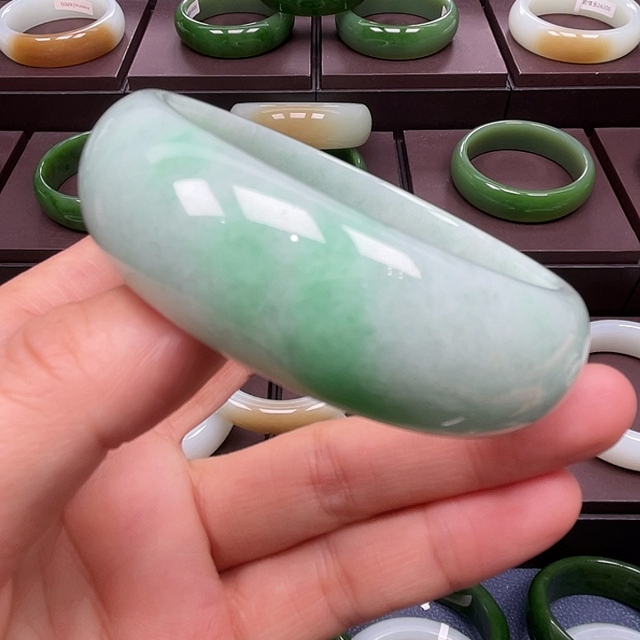 翡翠未镶嵌手镯翡翠手镯
