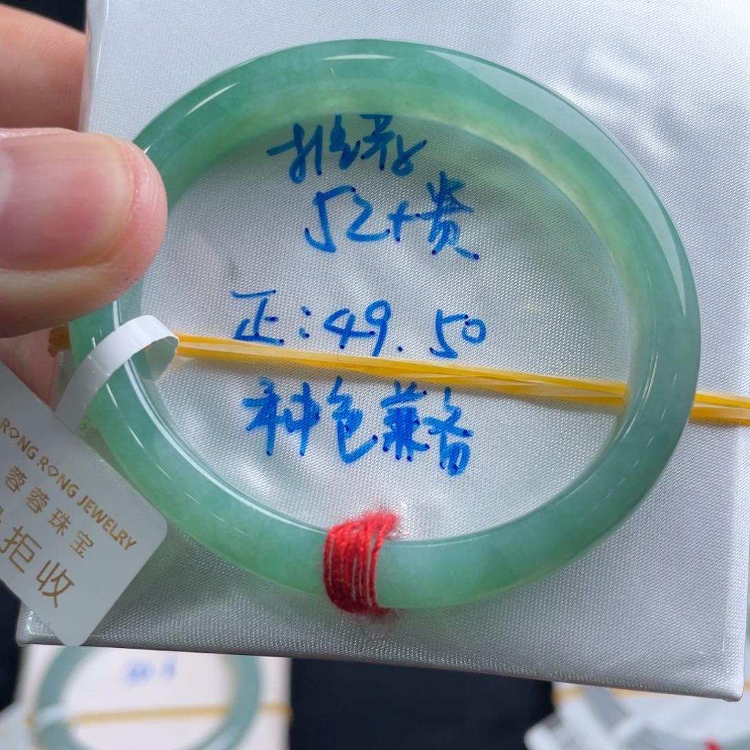 翡翠未镶嵌手镯翡翠手镯