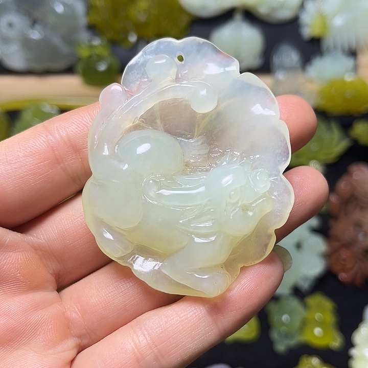 蛇纹石玉未镶嵌颈饰