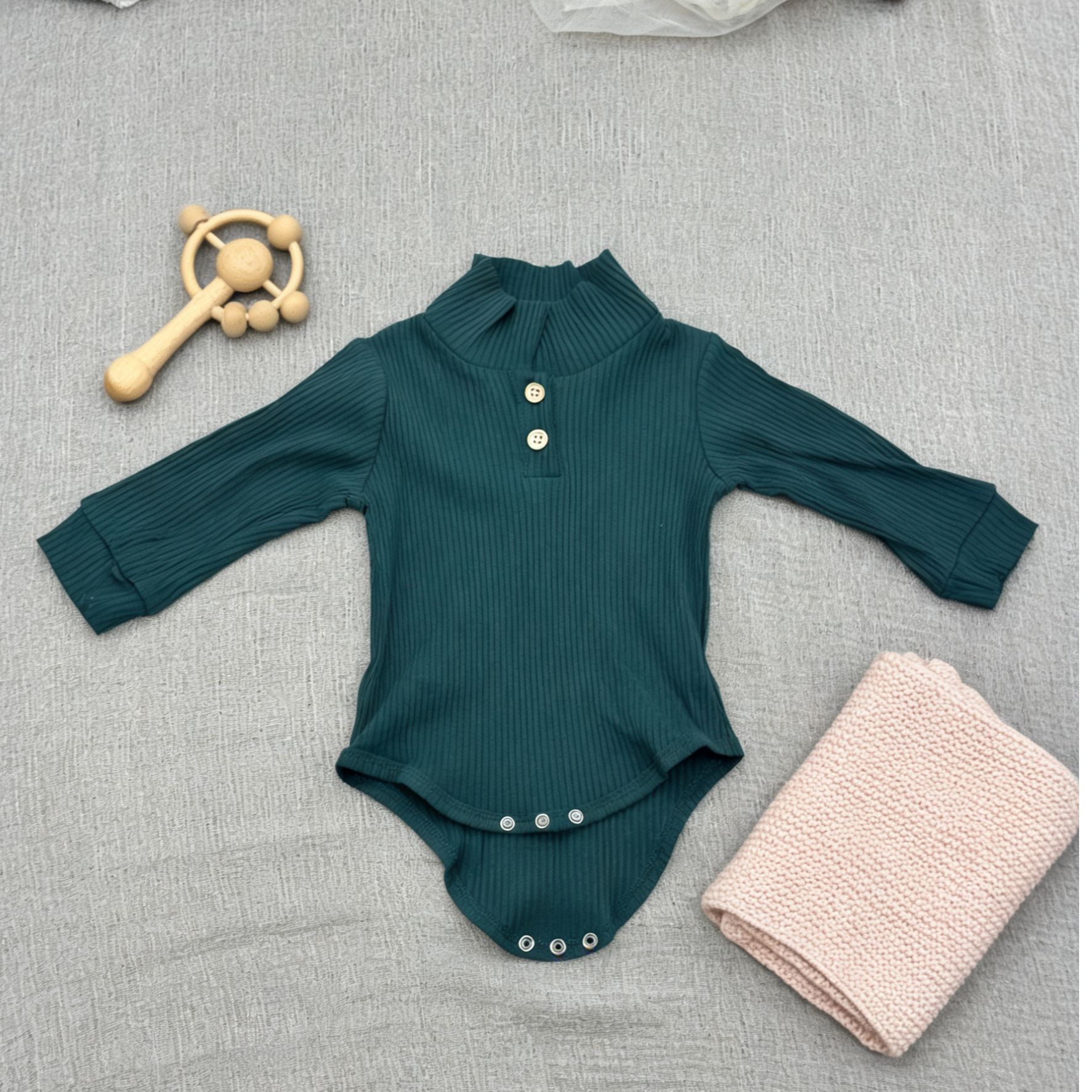 墨绿坑条婴儿连体衣软糯亲肤{只发衣服}{无配饰}{外贸}
