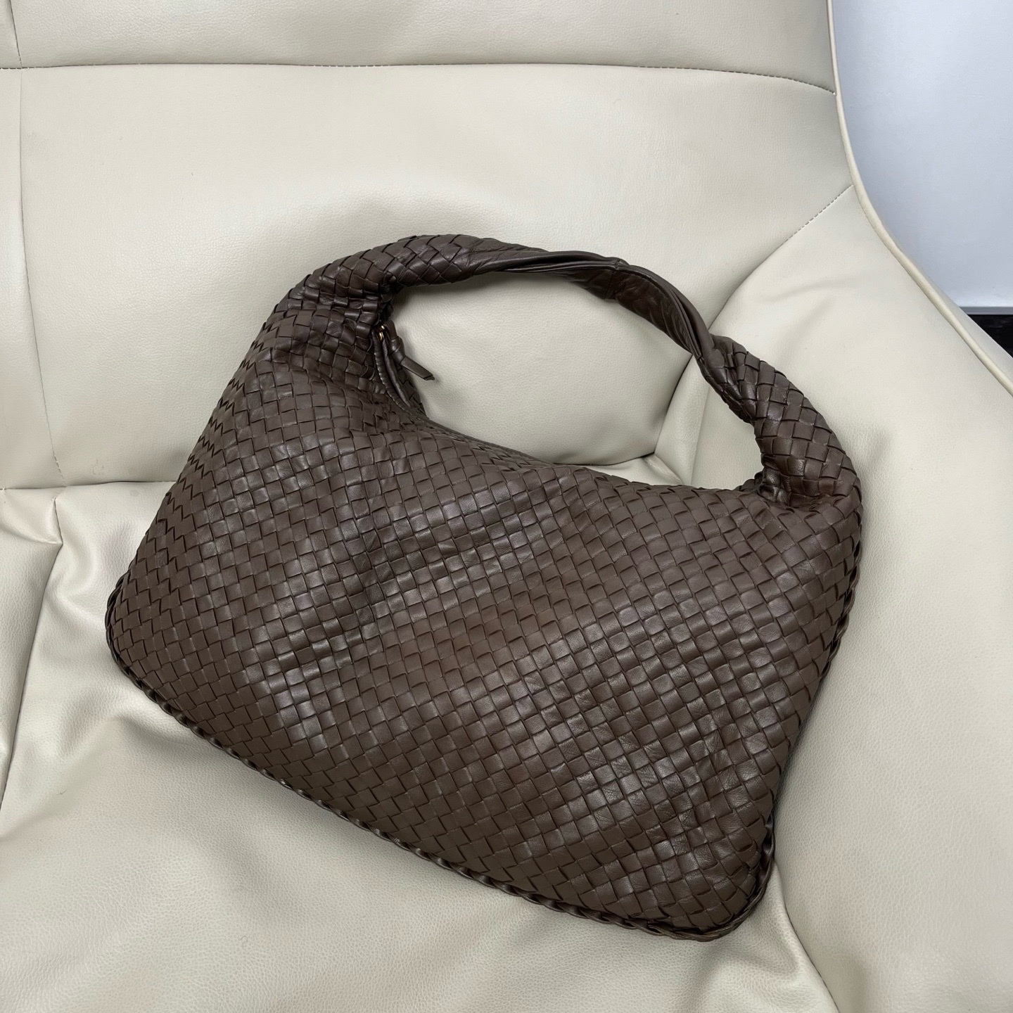 95新 BOTTEGA VENETA/葆蝶家 棕色美拉德编织hobo和尚大号单肩包