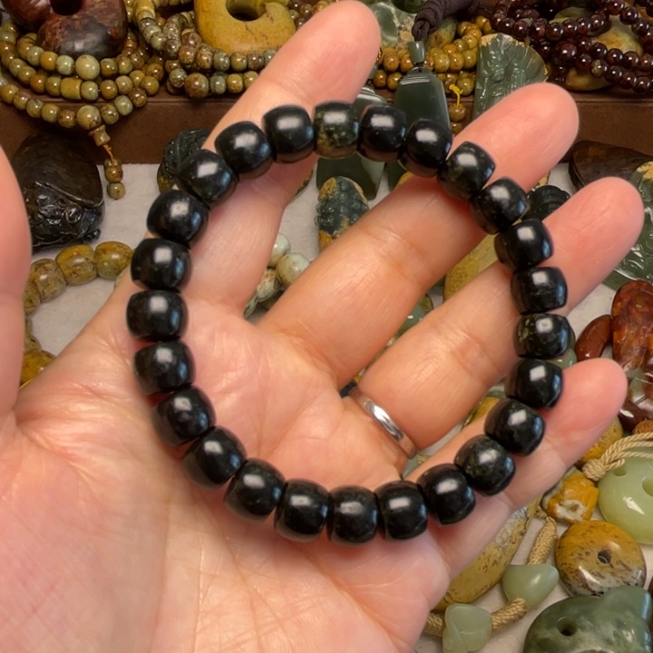 A***）岫岩河磨玉（透闪石质玉）未镶嵌颈饰