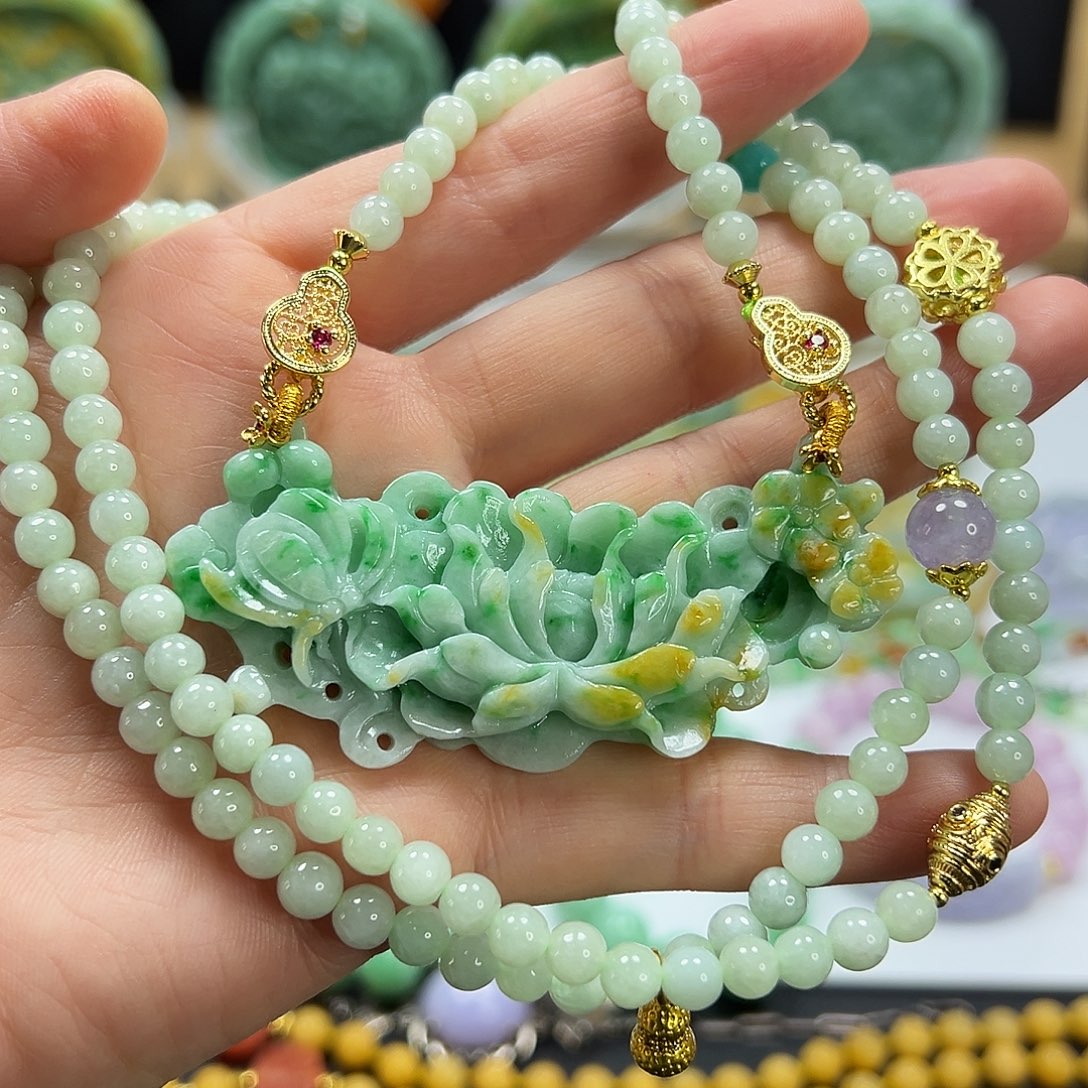 翡翠未镶嵌颈饰吊坠