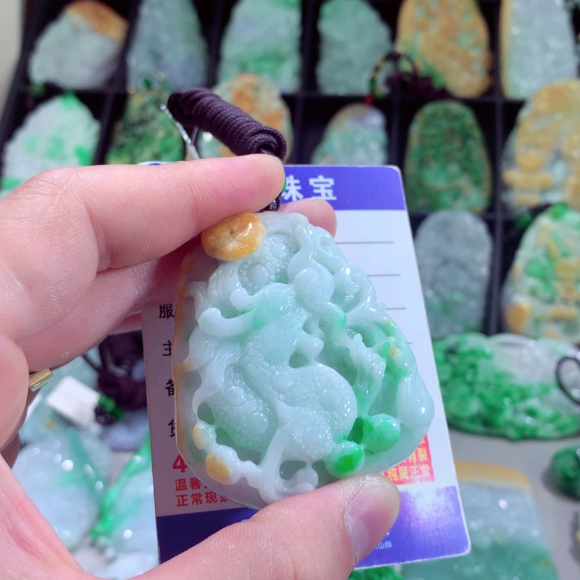 【闪购商品】翡翠颈饰未镶嵌挂件