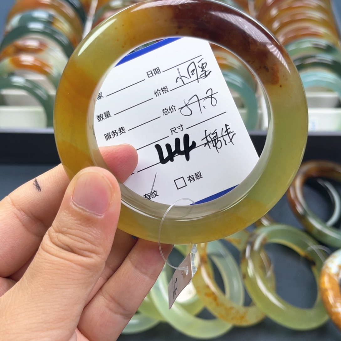 未镶嵌蛇纹石玉手镯