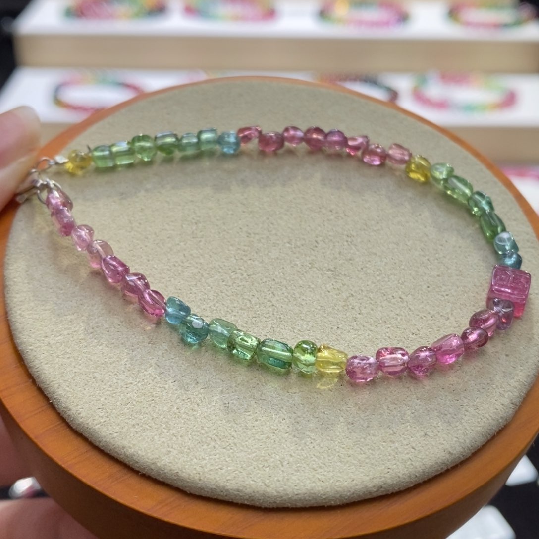 【闪购商品】碧玺手串未镶嵌婉****计两天看货期