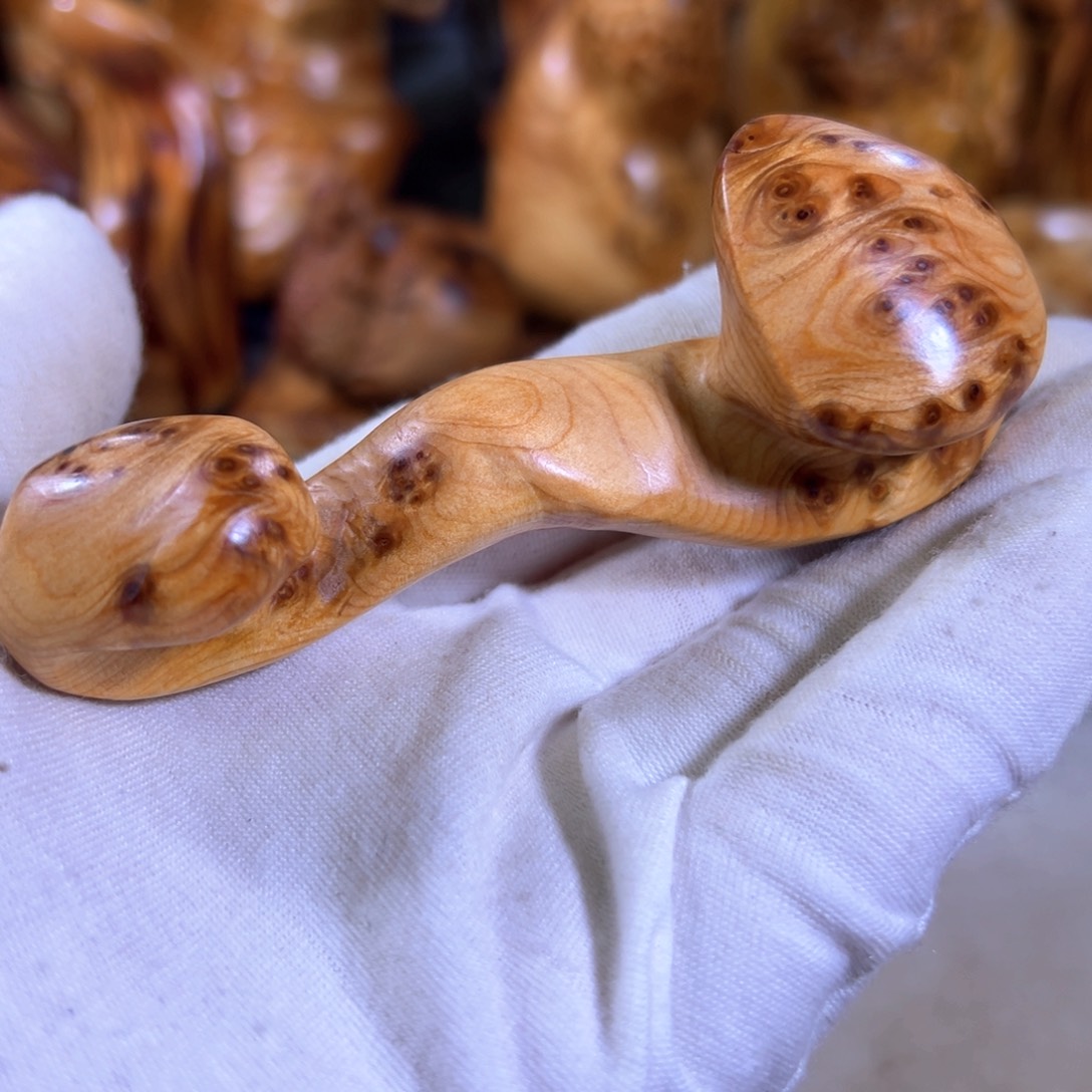 用***1柏木随行摆件手把件