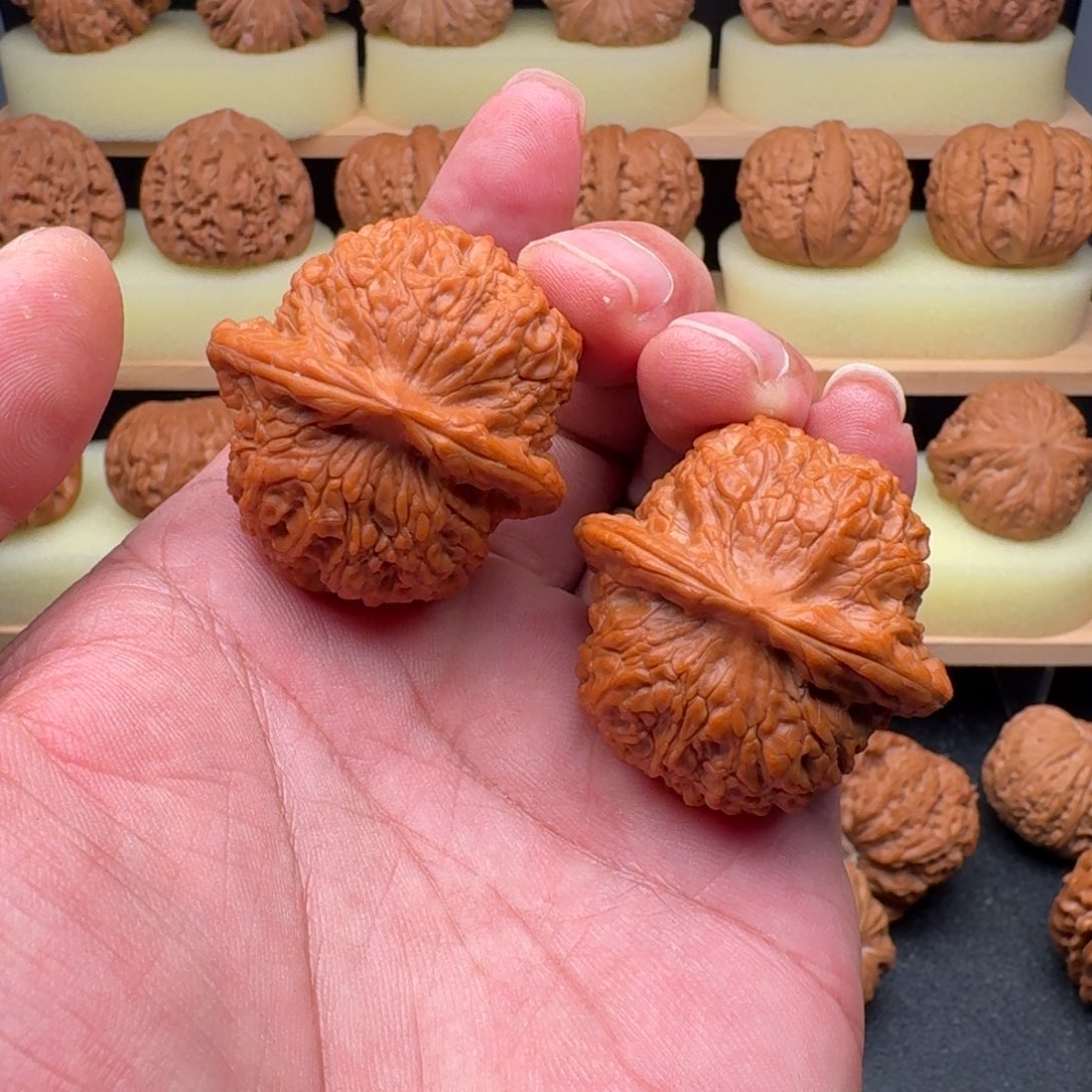 文玩核桃吊坠血麒麟39