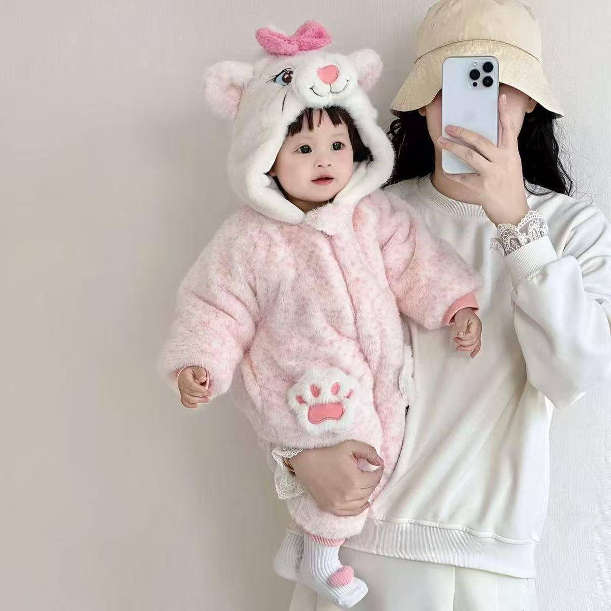 冬季婴儿超萌连体衣加绒加厚保暖外出服可爱哈衣冬款爬服女宝宝