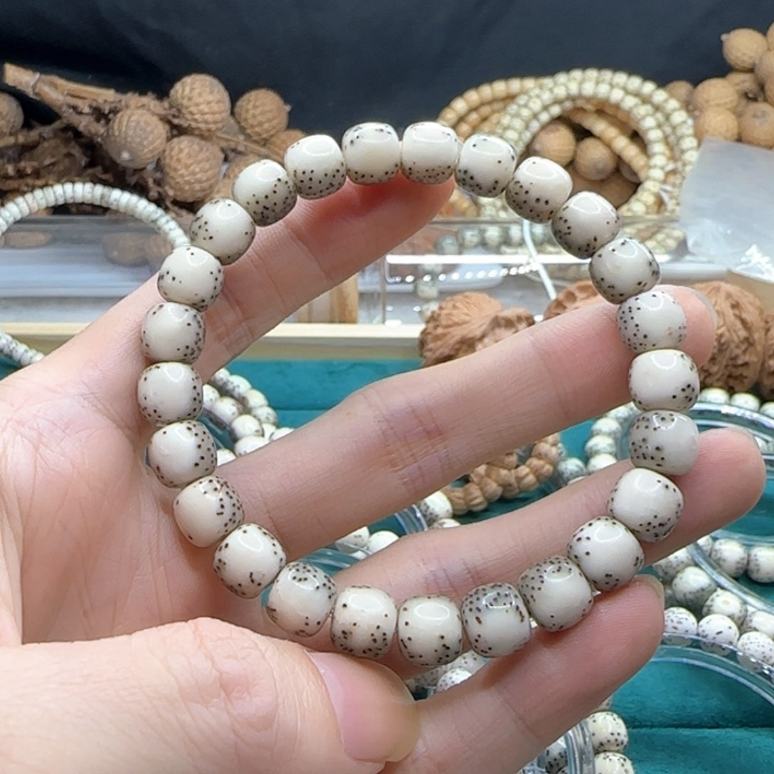 星月菩提手串半****酒石玉料大留白