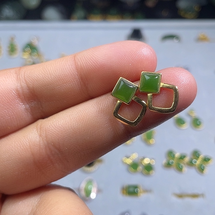 透闪石质玉未镶嵌珠宝奇石
