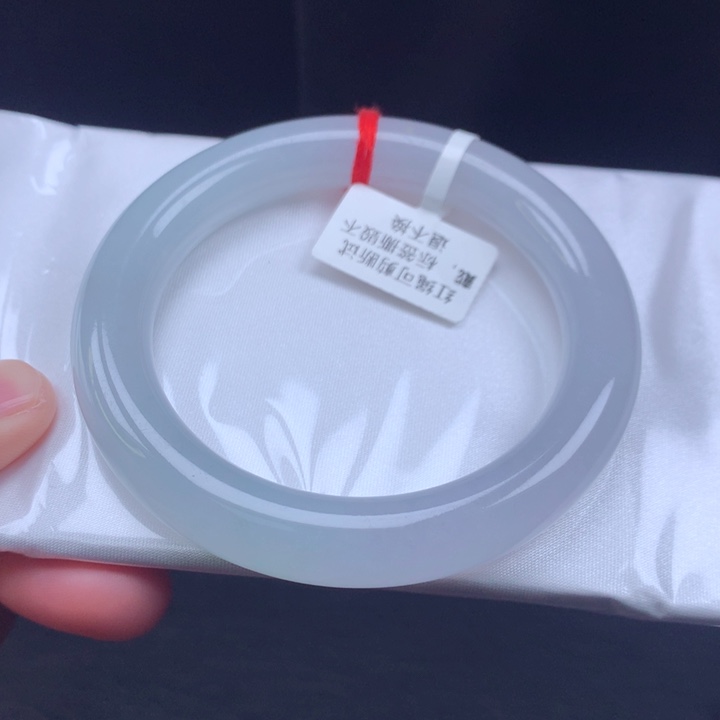 翡翠手镯（圆镯）未镶嵌