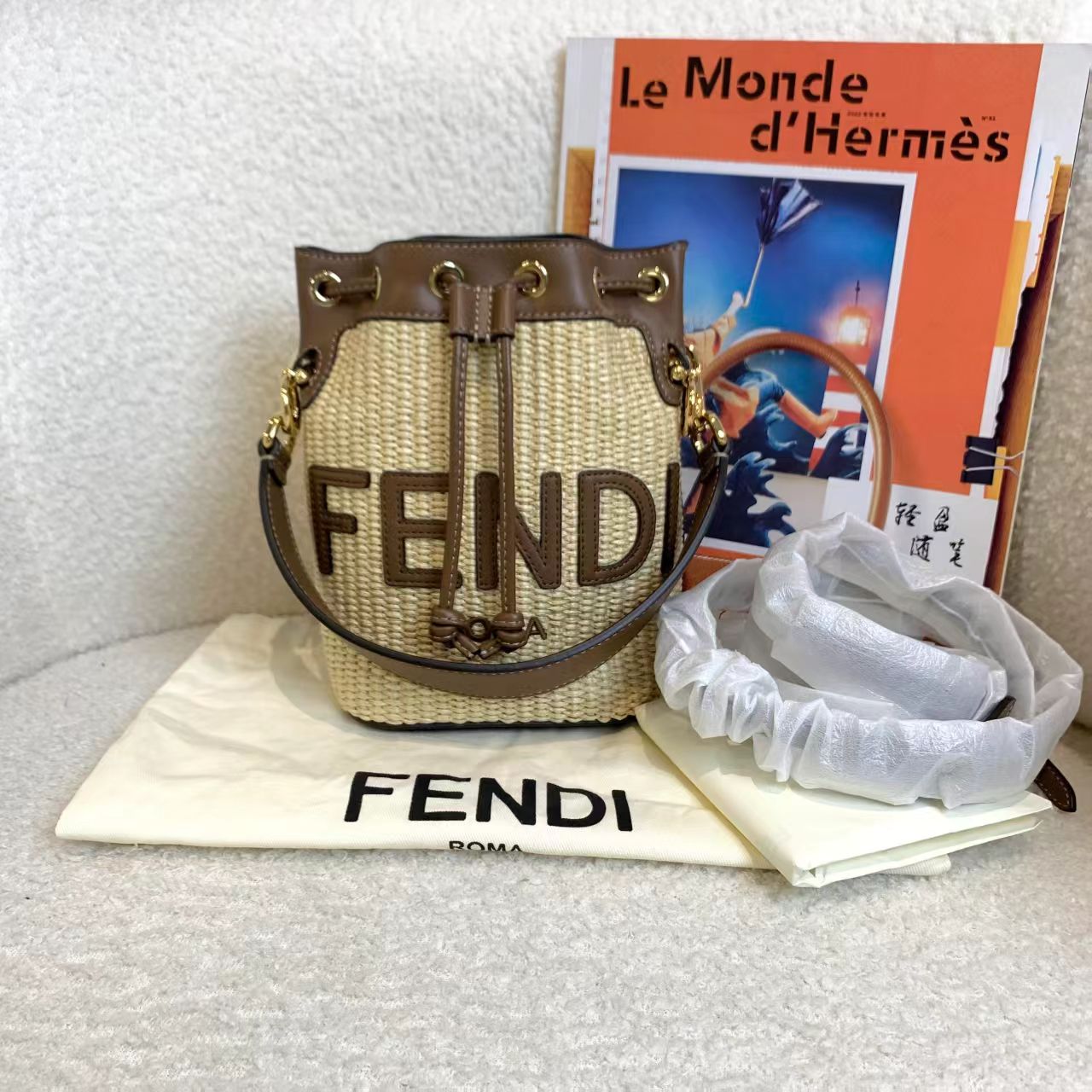 99新 FENDI/芬迪 壹臻/草编mini水桶包 64643812