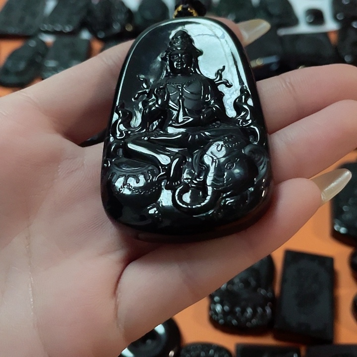 翡翠颈饰未镶嵌大*