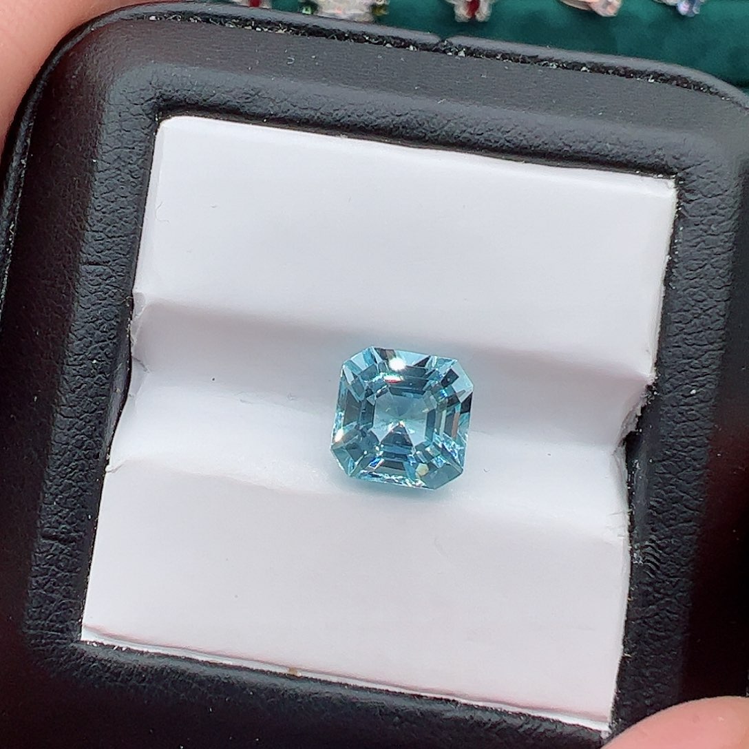 海蓝宝石裸石未镶嵌3克拉圣玛利亚