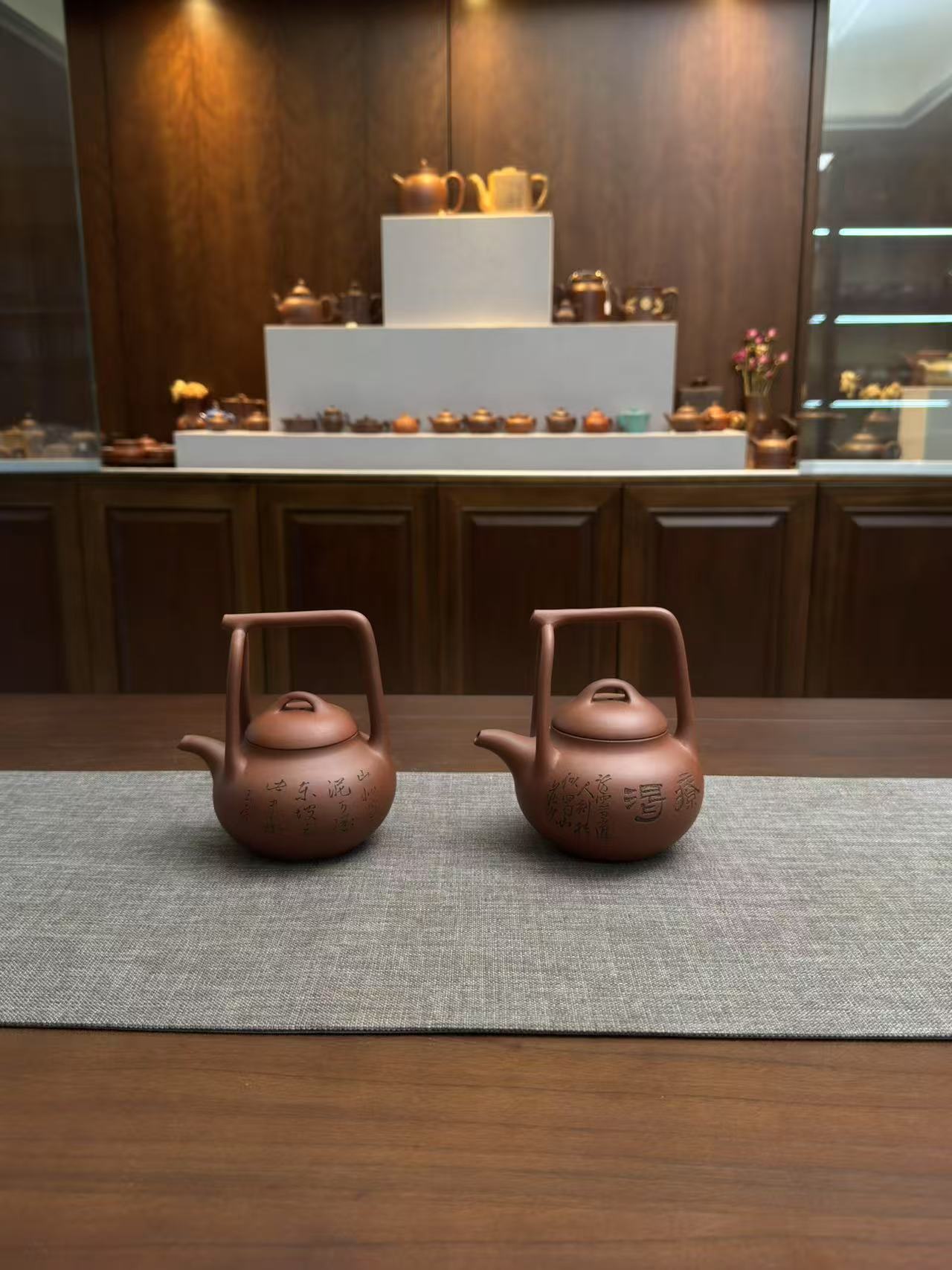 生全制紫泥三叉提梁壶