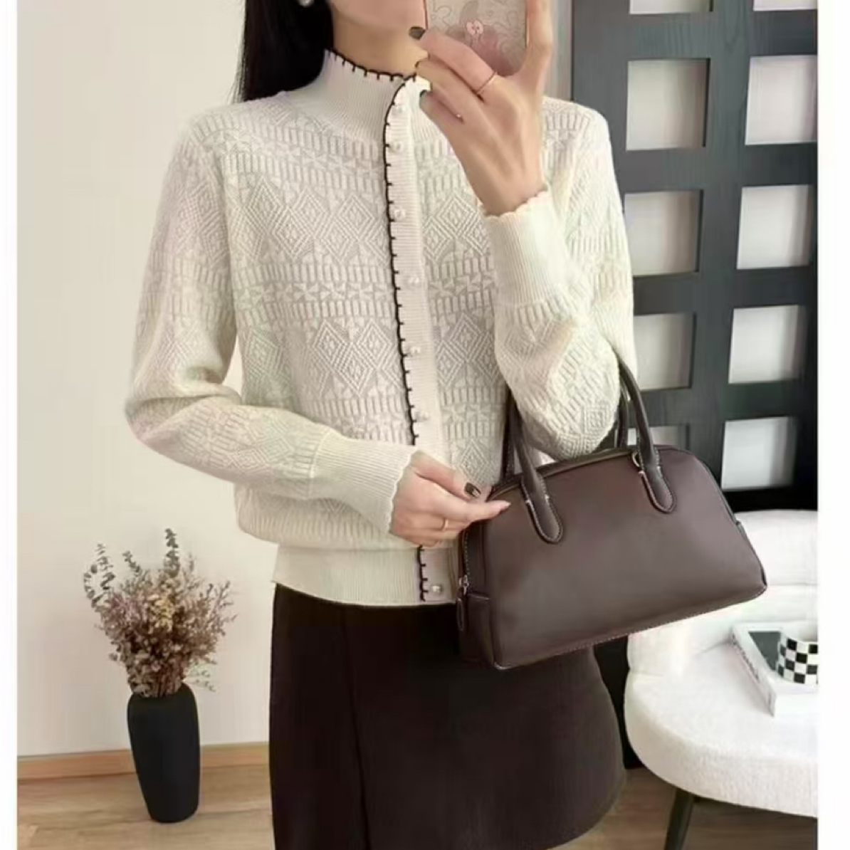 1301#【衣长62】秋冬新款针织立领袖口镂空纽扣高级气质毛衣