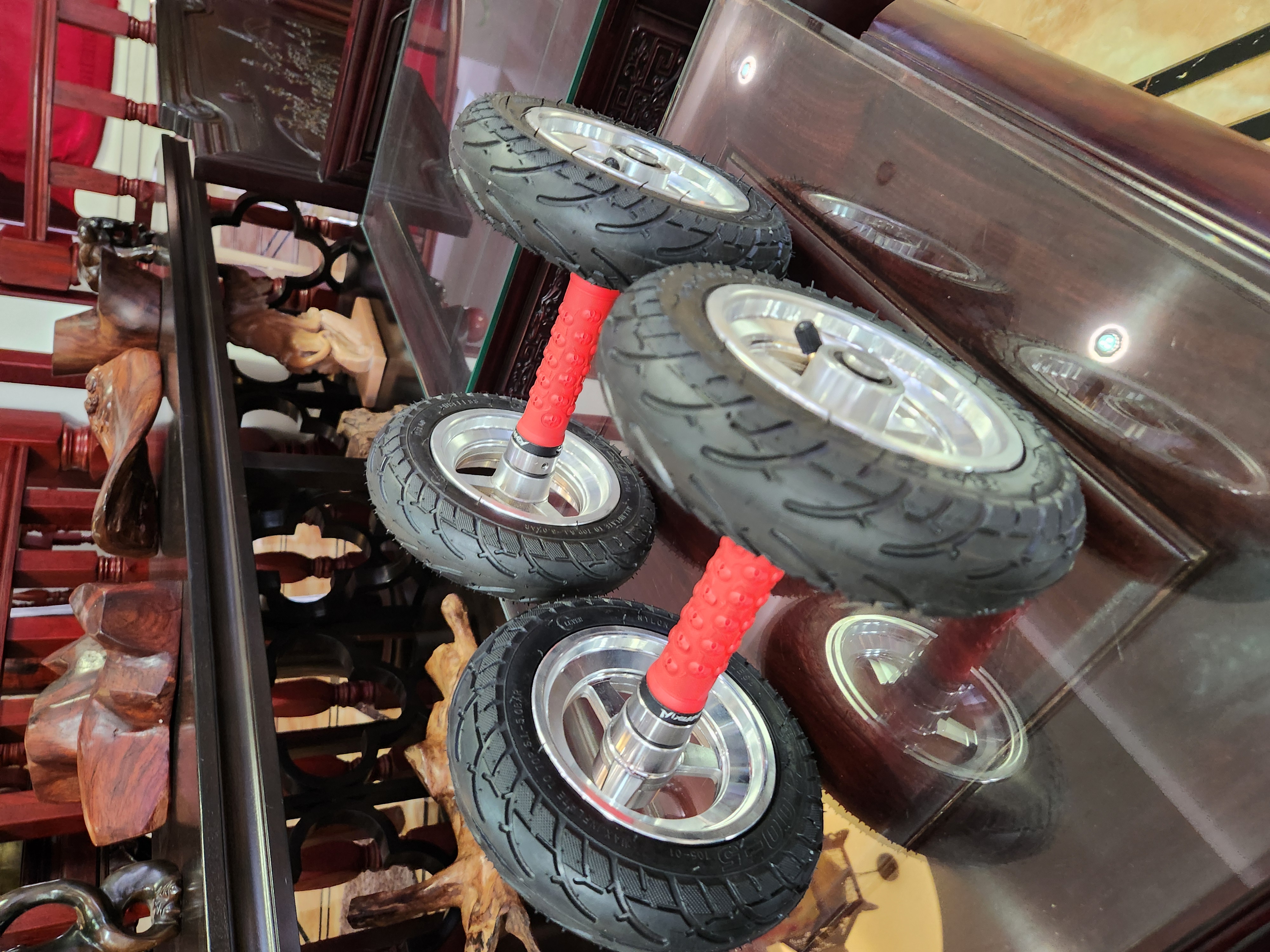 健腹轮，飞鸟，直径20.真空胎，不锈钢手柄，做工精细，有运费险