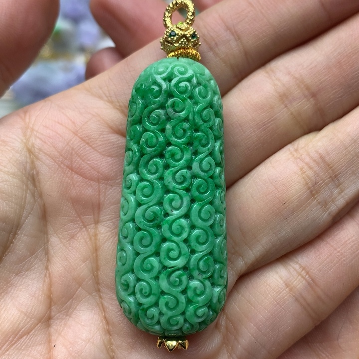 翡翠颈饰未镶嵌翡翠