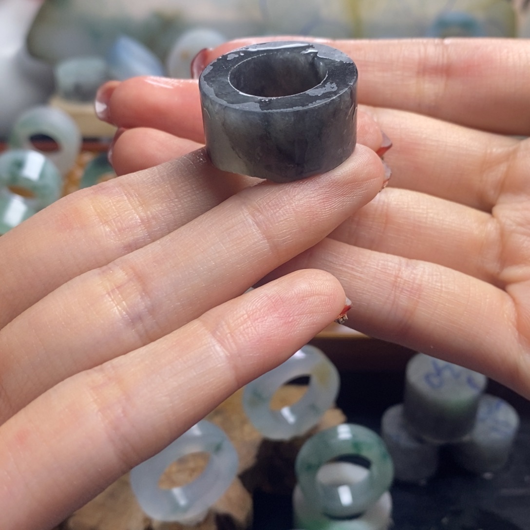 定制翡翠未镶嵌戒