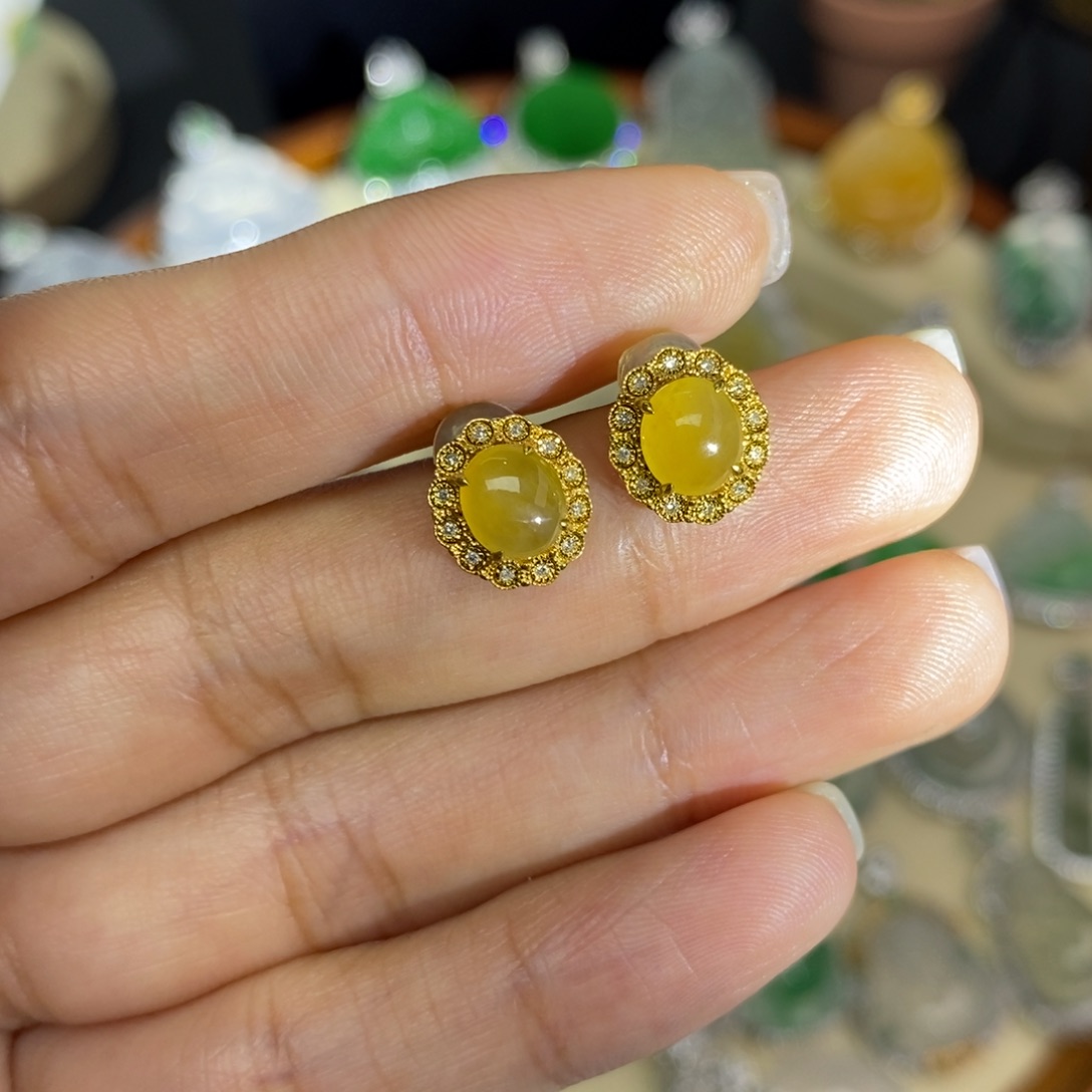 翡翠颈饰18K金镶嵌A货翡翠