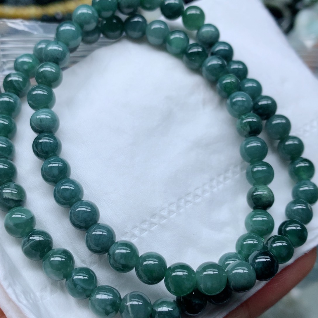翡翠颈饰未镶嵌手串