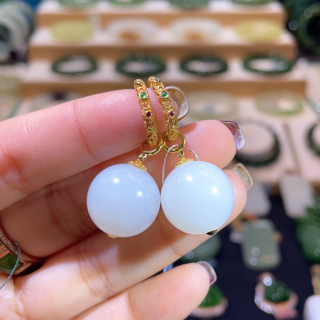 和田玉高品18Ｋ山流水耳环两用款18K金镶嵌