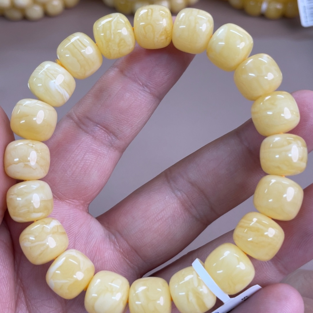 琥珀裸石未镶嵌01300000000