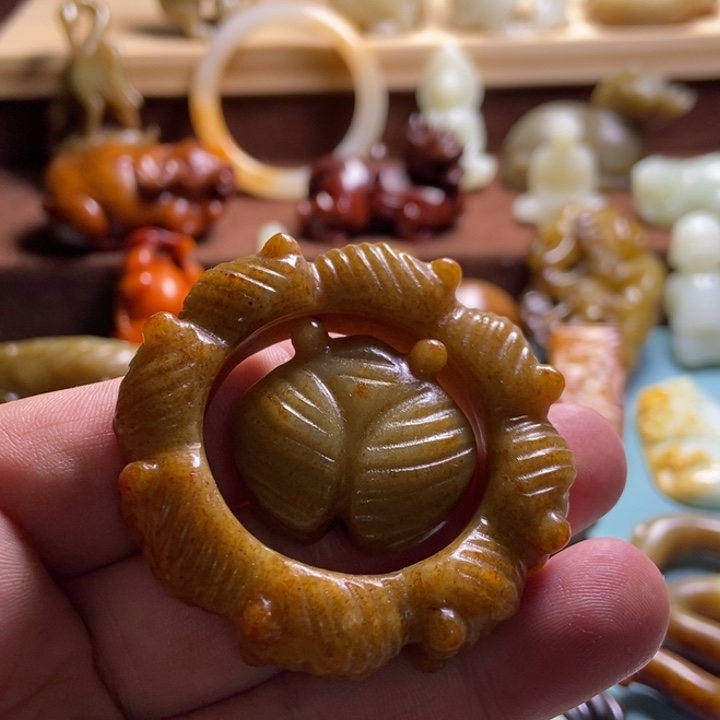 和田玉未镶嵌挂件