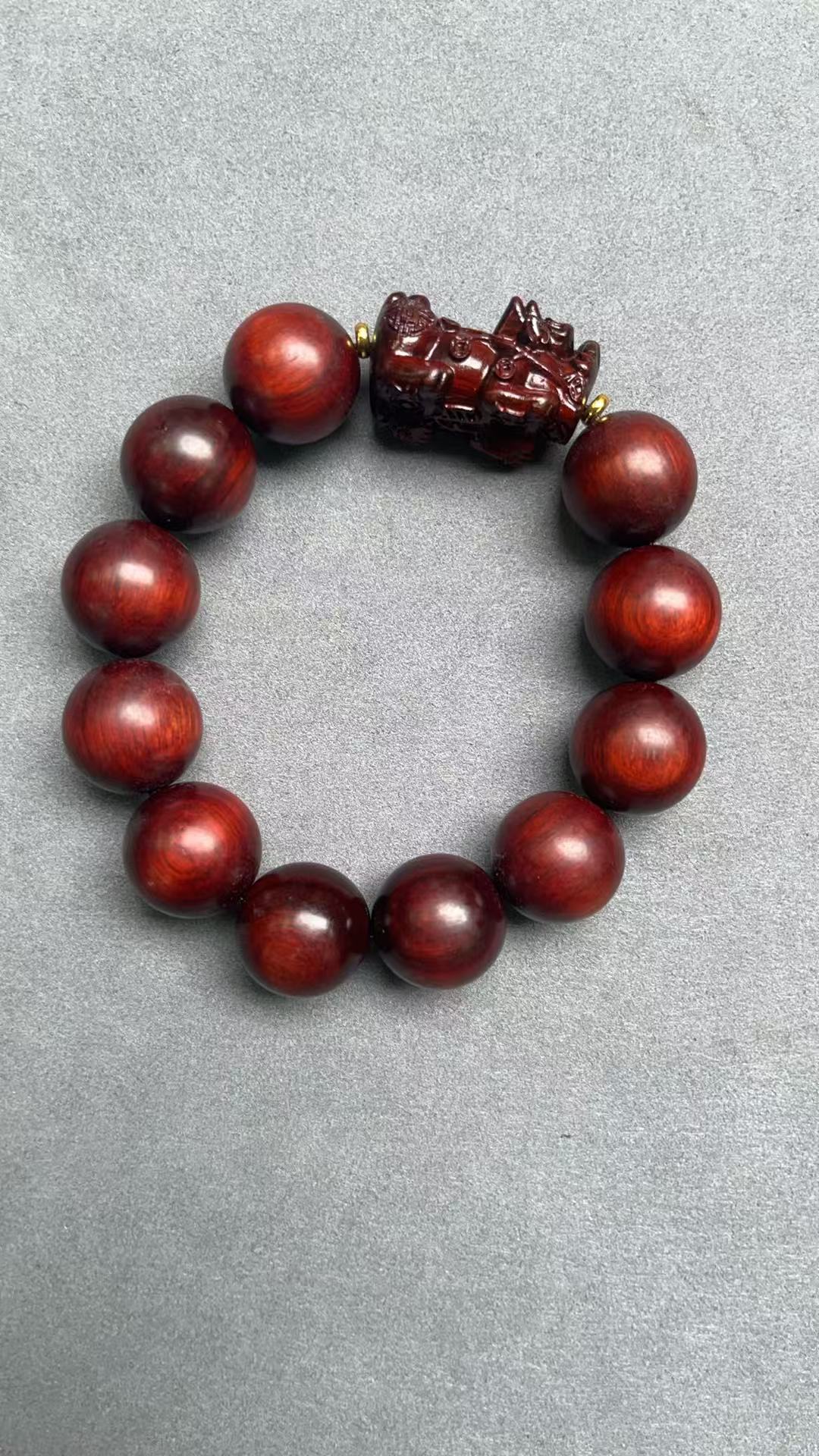 小叶紫檀带单貔貅手串 289