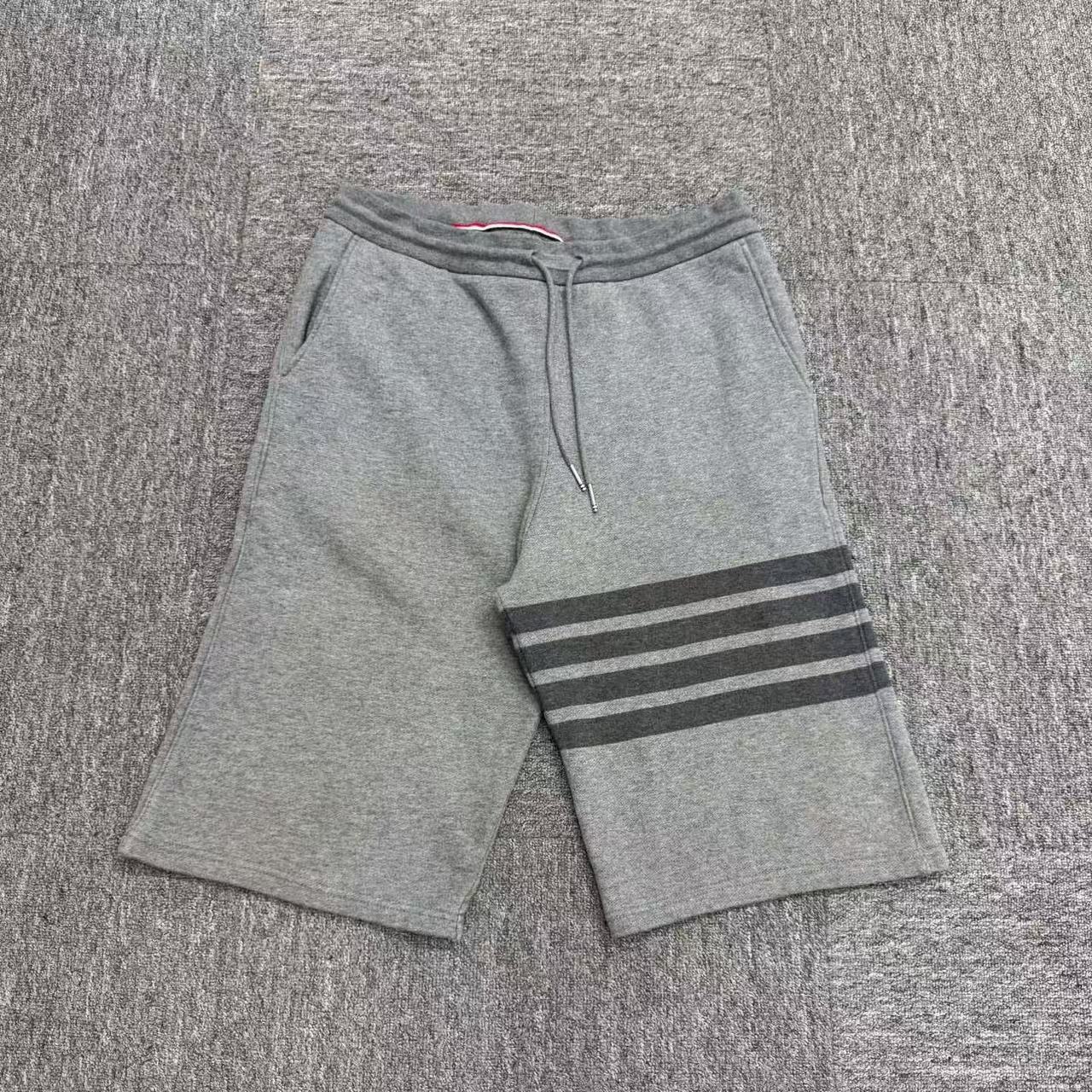 90新 THOMBROWNE 条纹短裤/3码/编码16426