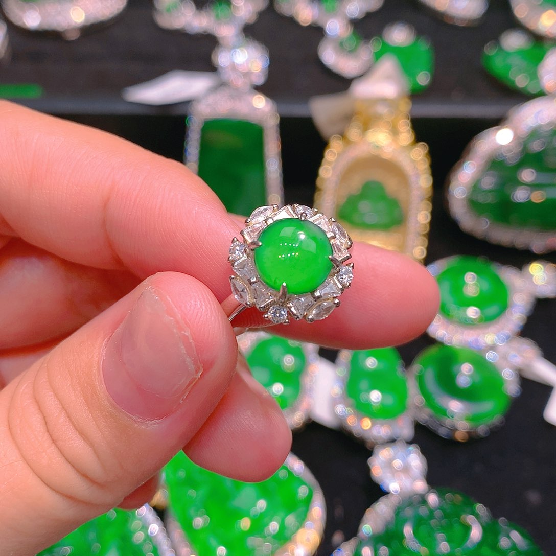 翡翠银S925镶嵌颈饰翡翠