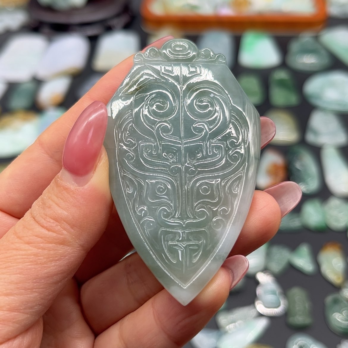 【闪购商品】翡翠颈饰未镶嵌仿古牌