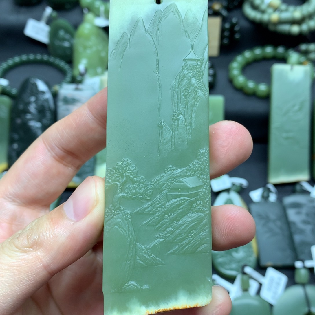 岫岩河磨玉（透闪石质玉）挂件未镶嵌