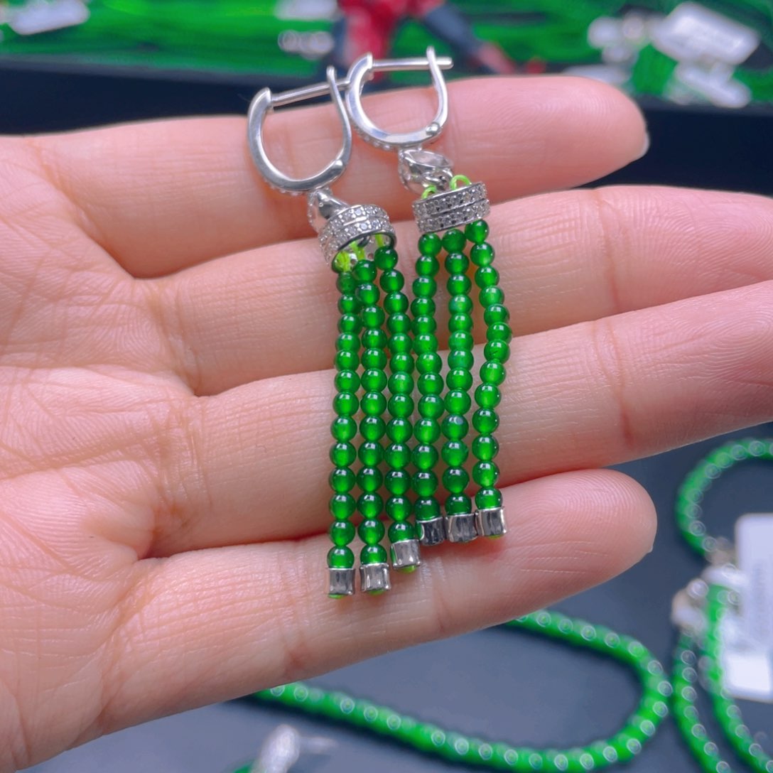 翡翠颈饰银S925镶嵌，1