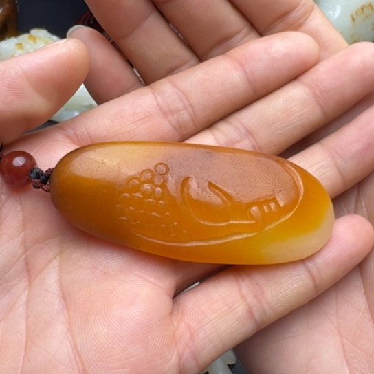 和田玉挂件未镶嵌一**雨