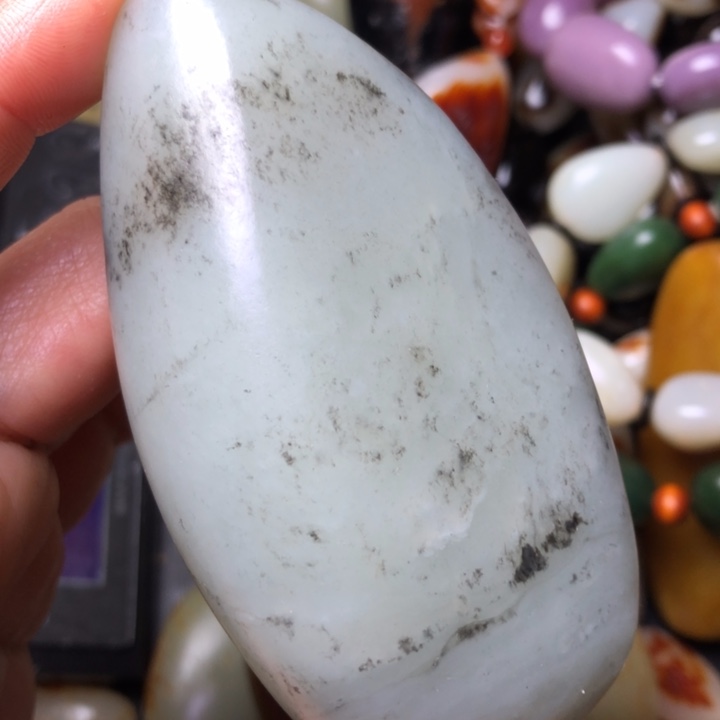 和田玉（翠青玉）未镶嵌珠宝奇石