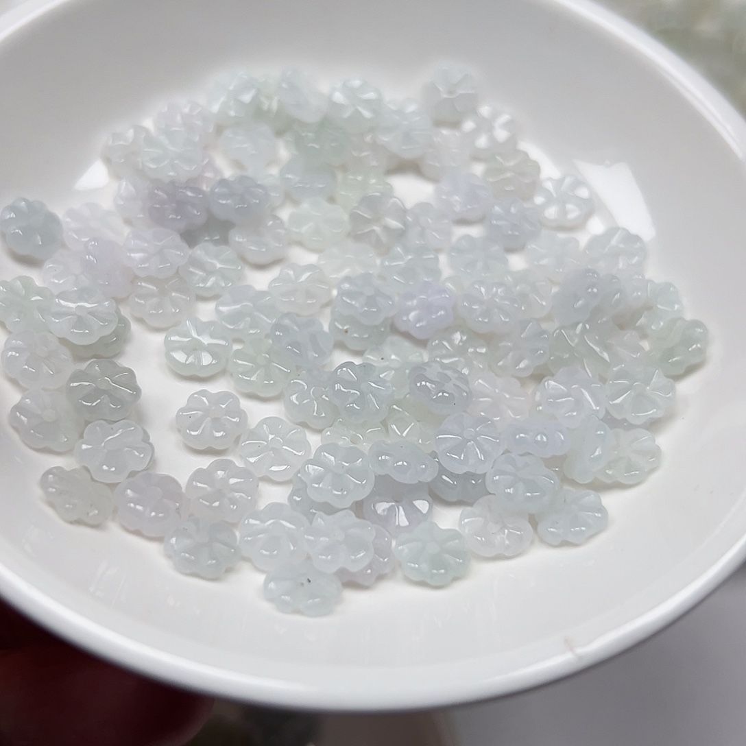 翡翠未镶嵌手链一块钱一颗，五十颗