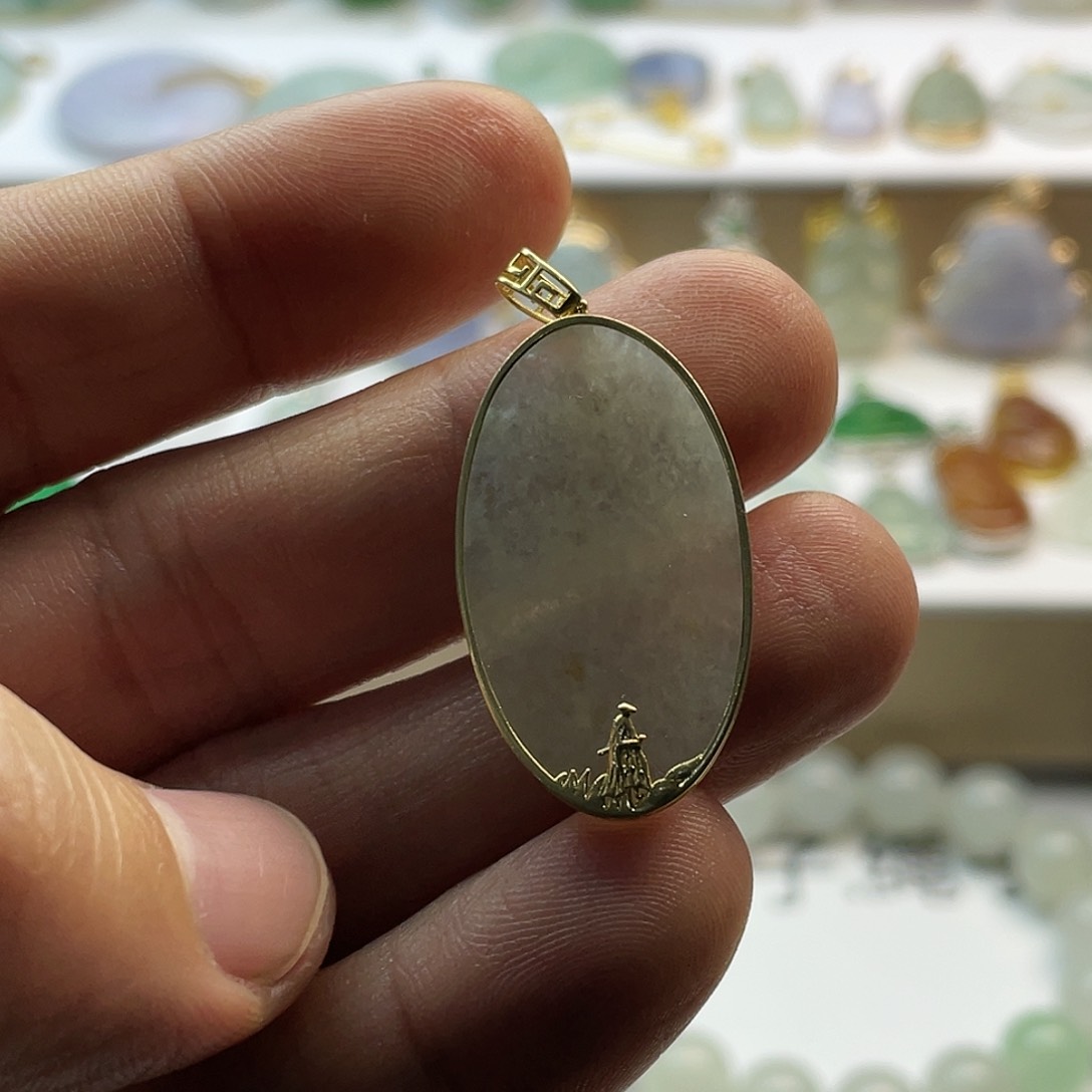 翡翠颈饰18K金镶嵌无事牌