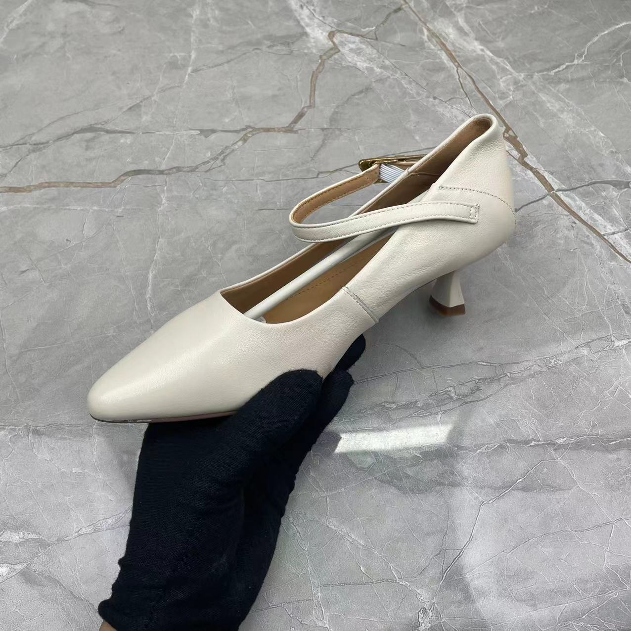 单鞋女 (牛皮)5128-6（孤品）d区 40码