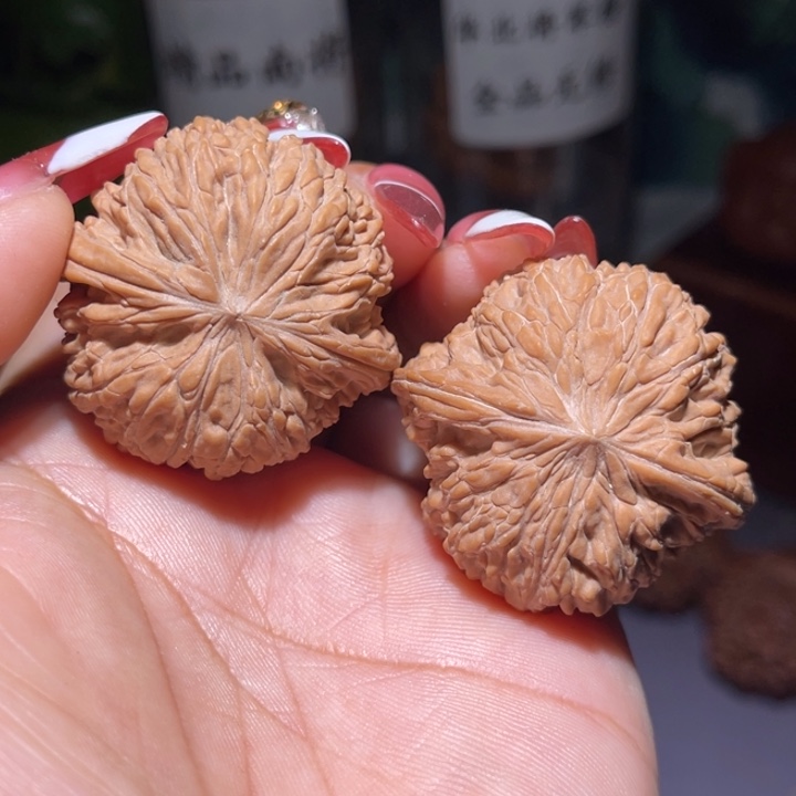 文玩核桃吊坠            40