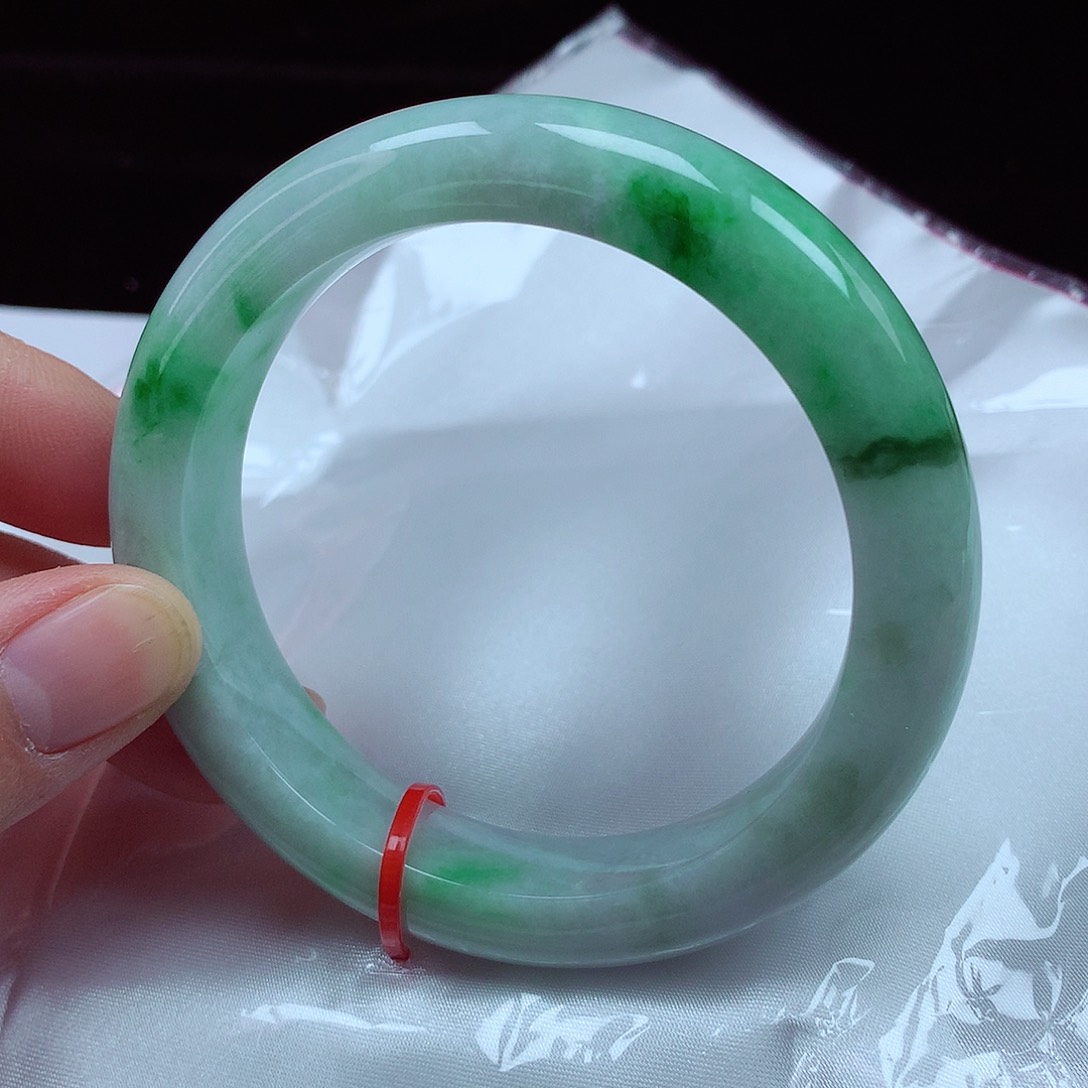 翡翠手镯未镶嵌58圈