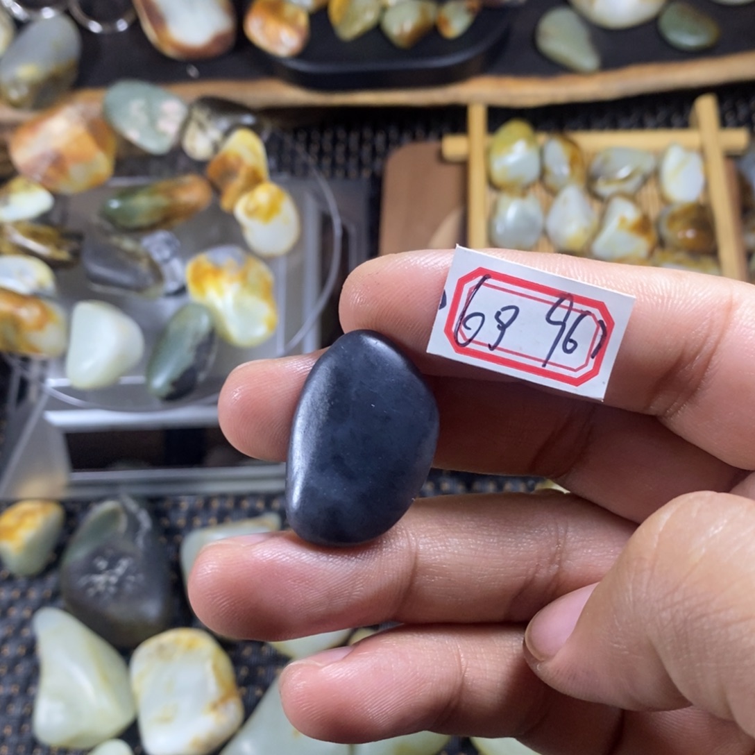 和田玉（糖玉）未镶嵌挂件