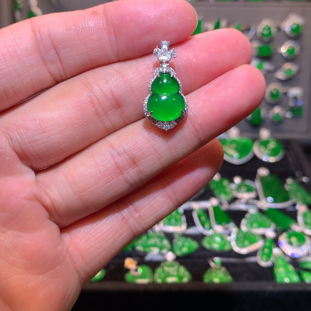 翡翠吊坠(不含链)18K金镶嵌天然翡翠