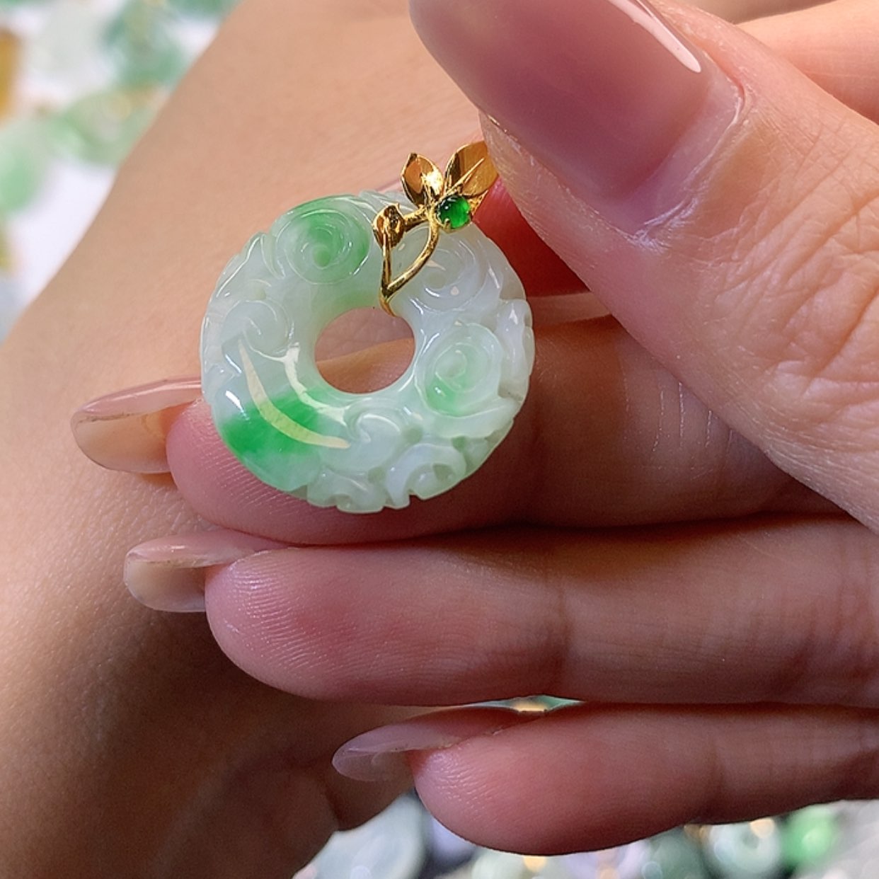 【闪购商品】翡翠吊坠(赠链)18K金镶嵌