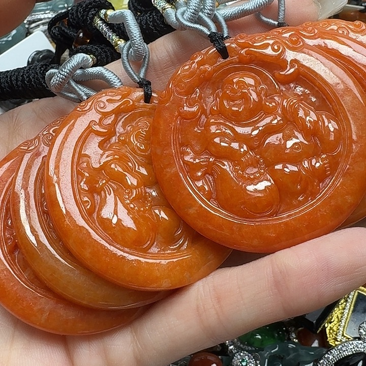 彩***姐翡翠未镶嵌颈饰翡翠
