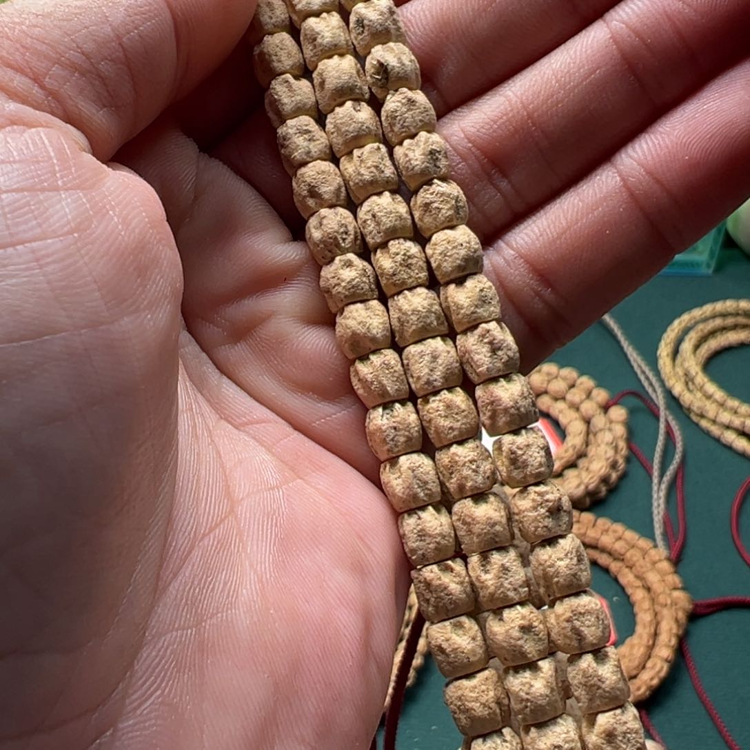 柏香籽/百香籽吊坠A16