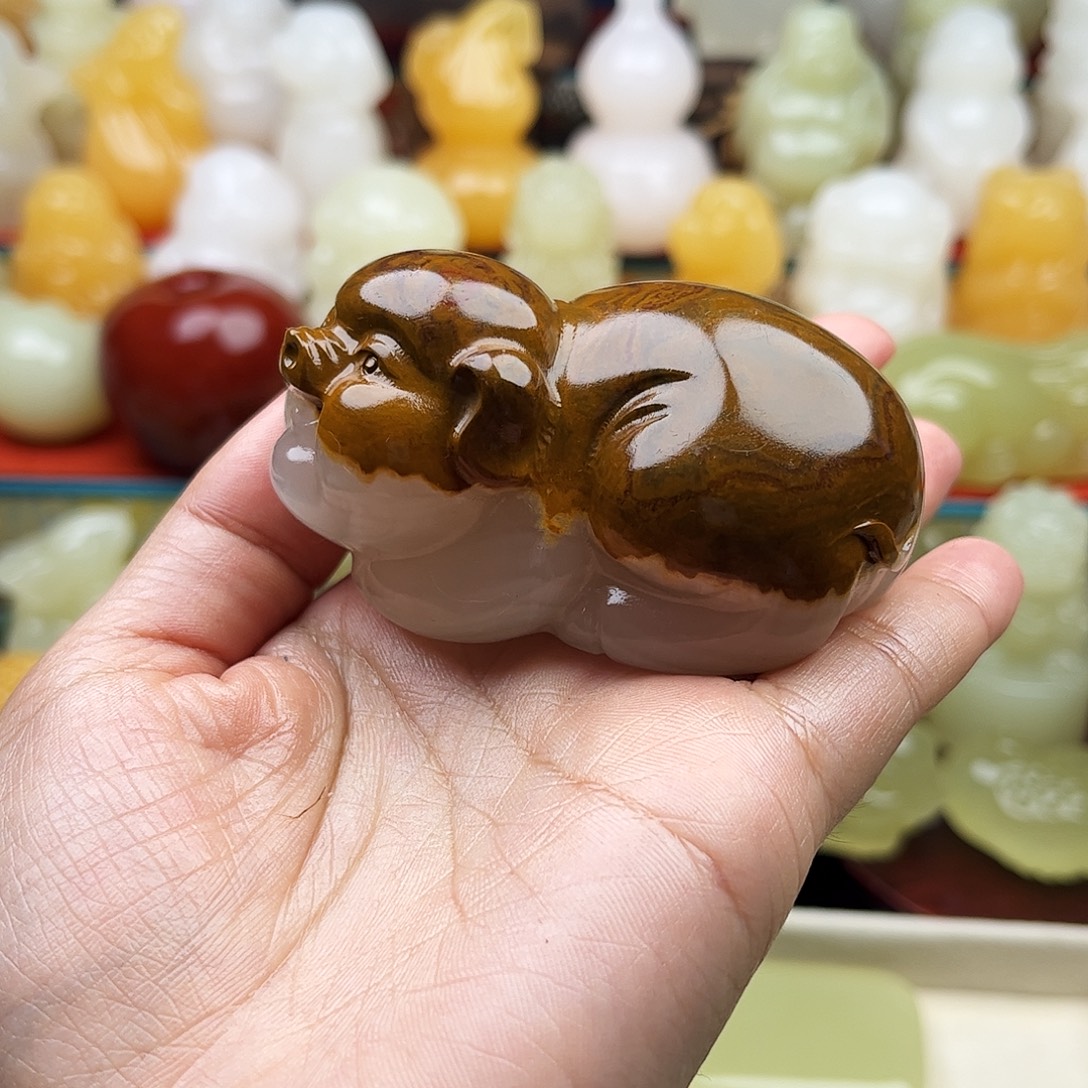 @****石材猪猪手吧摆件