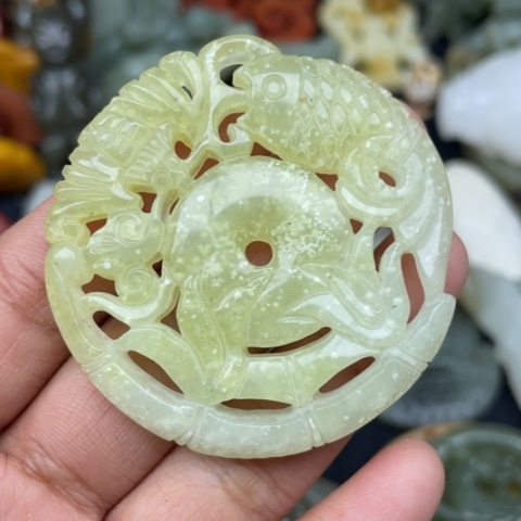 岫岩老玉（透闪石质玉）颈饰未镶嵌79